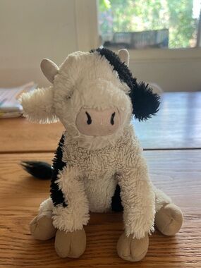 Jellycat Carey Calf RETIRED 7” Sitting Soft Plush Toy Cow Cute Pre-Owned AS IS